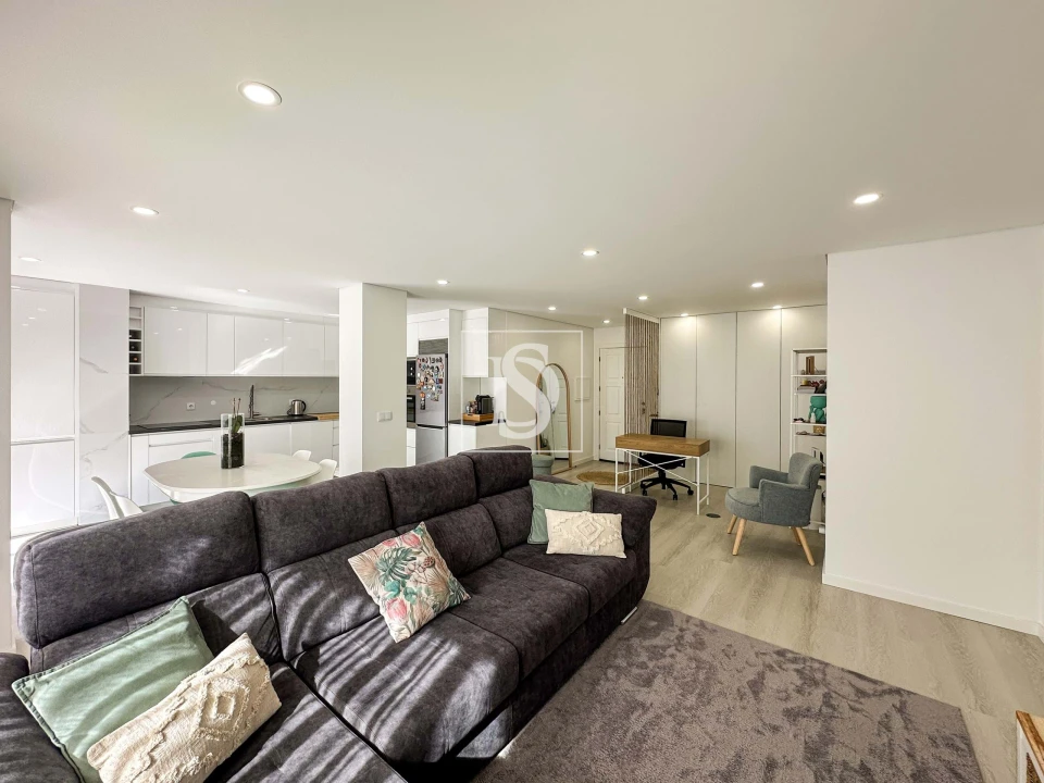 Apartamento T2 para Venda em Requião Foto 12