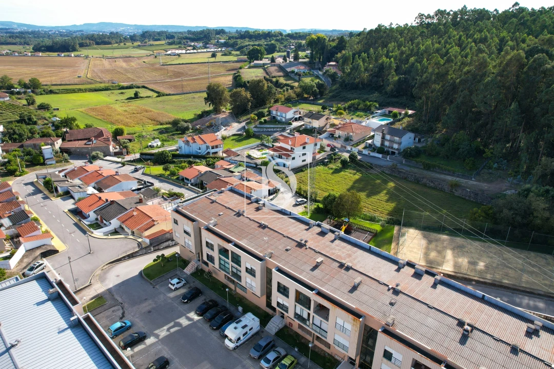Apartamento T2 para Venda em Requião Foto 24
