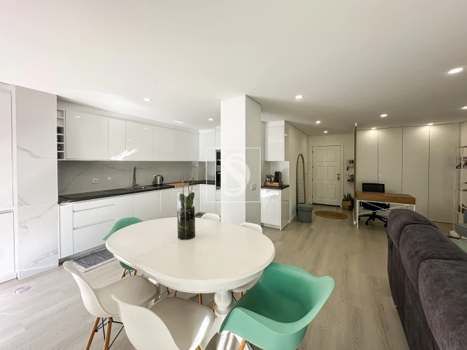 Apartamento T2 para Venda em Requião Foto 4