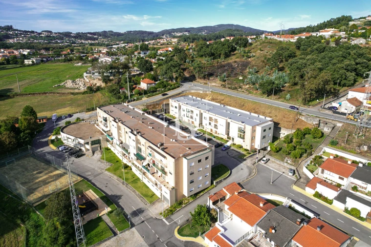 Apartamento T2 para Venda em Requião Foto 23