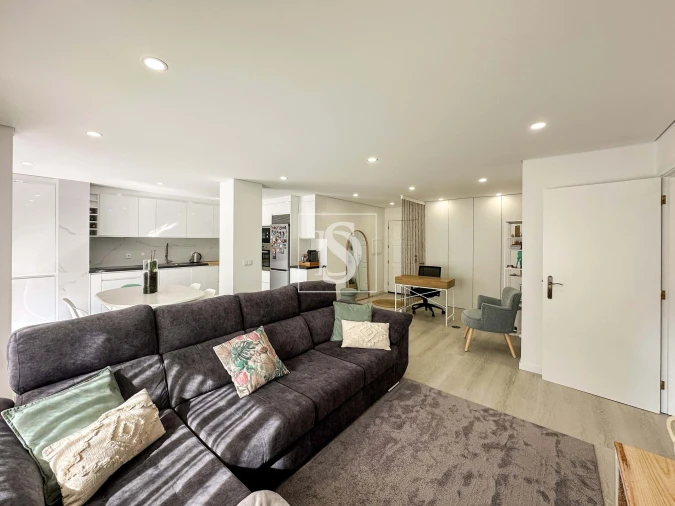 Apartamento T2 para Venda em Requião Foto 8