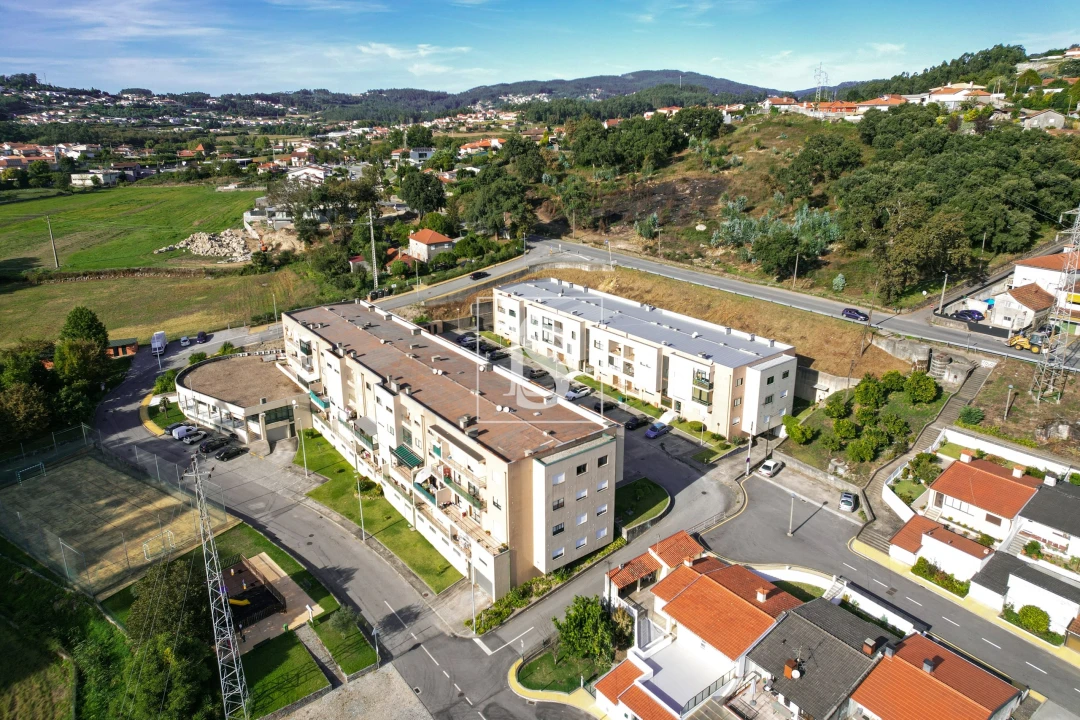 Apartamento T2 para Venda em Requião Foto 23