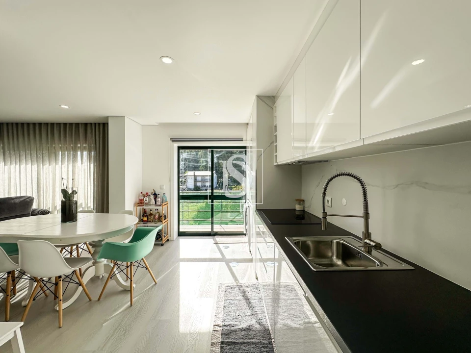 Apartamento T2 para Venda em Requião Foto 3