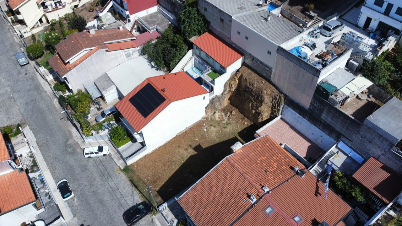 Terreno para Venda em Milheiros Foto 10