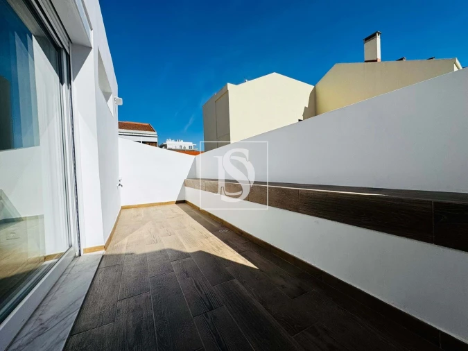 Apartamento T2 para Venda em Barreiro e Lavradio Foto 2