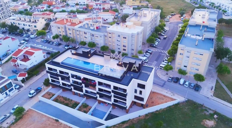 Apartamento T2 para Venda em Quelfes Foto 24