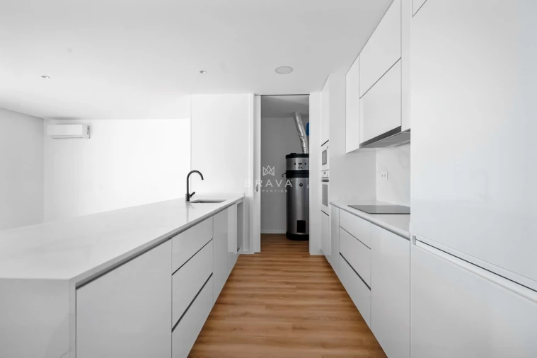 Apartamento T2 para Venda em Quelfes Foto 9