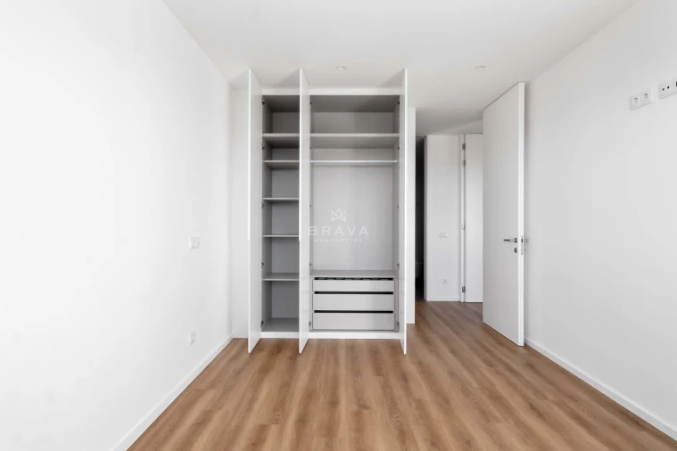 Apartamento T2 para Venda em Quelfes Foto 17
