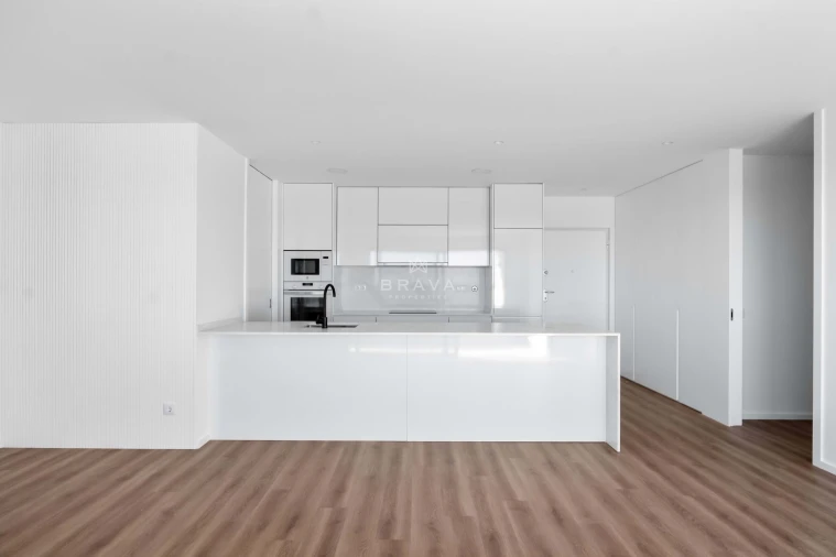 Apartamento T2 para Venda em Quelfes Foto 11