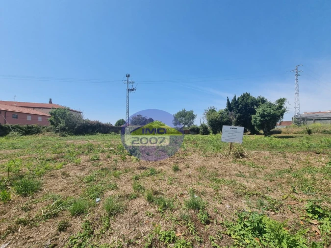 Terreno para Venda em Paços de Brandão Foto 4