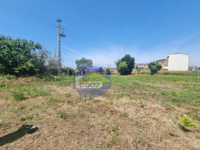 Terreno para Venda em Paços de Brandão Foto 10