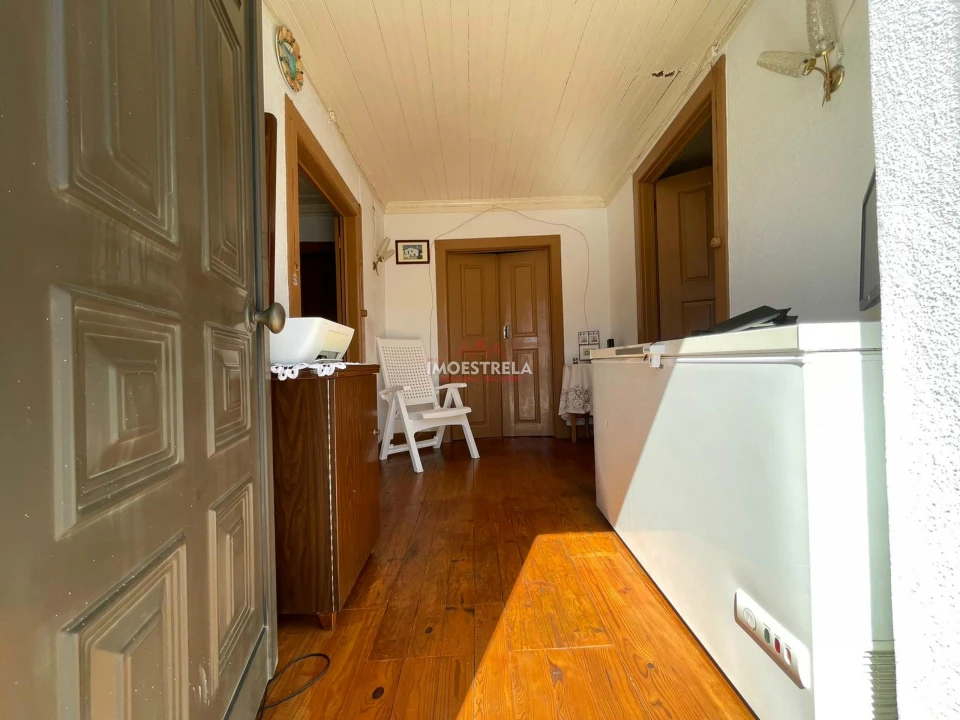 Moradia T4 para Venda em Santa Marinha e São Martinho Foto 15