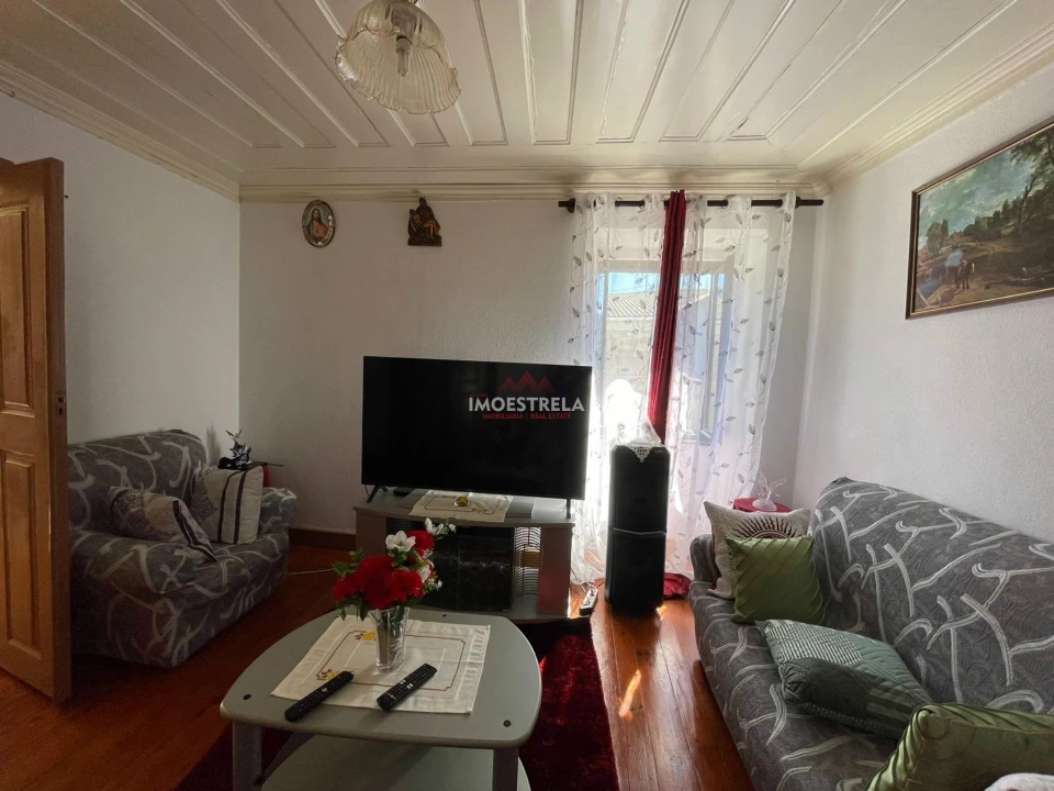 Moradia T4 para Venda em Santa Marinha e São Martinho Foto 17