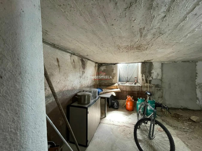 Moradia T4 para Venda em Santa Marinha e São Martinho Foto 11