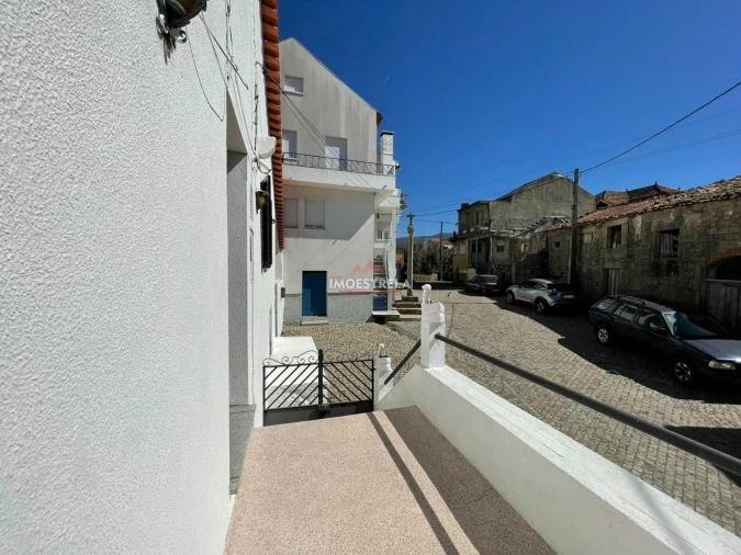 Moradia T4 para Venda em Santa Marinha e São Martinho Foto 13