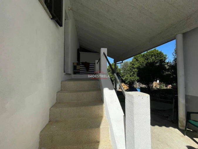 Moradia T4 para Venda em Santa Marinha e São Martinho Foto 12