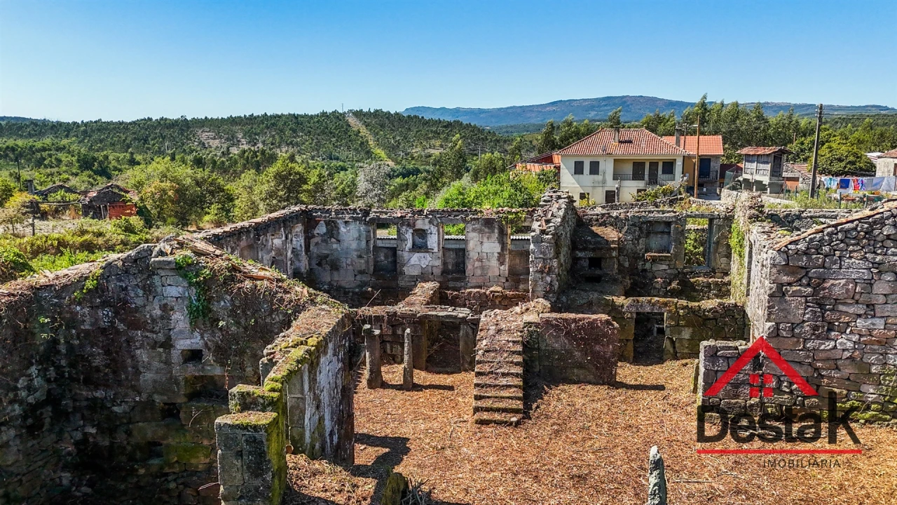 Moradia T10 para Venda em Cambra e Carvalhal de Vermilhas Foto 3