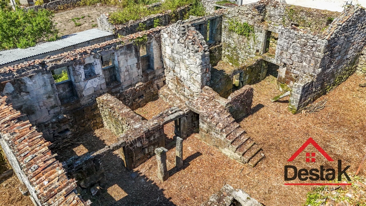 Moradia T10 para Venda em Cambra e Carvalhal de Vermilhas Foto 10