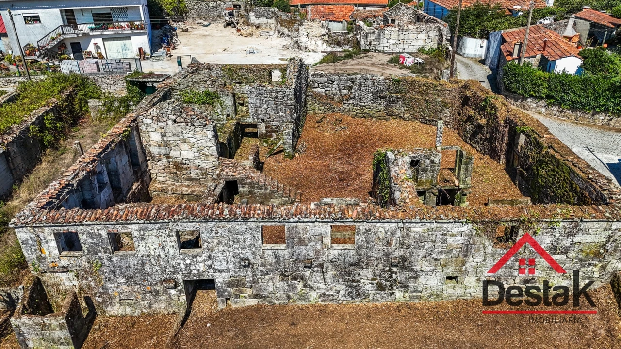 Moradia T10 para Venda em Cambra e Carvalhal de Vermilhas Foto 9