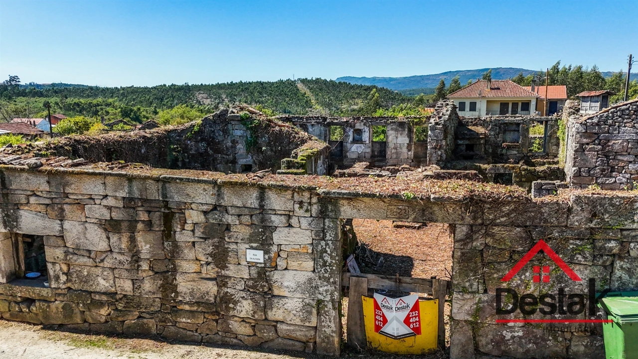 Moradia T10 para Venda em Cambra e Carvalhal de Vermilhas Foto 2