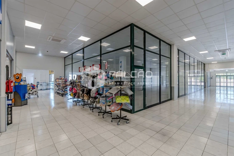 Loja para Arrendamento em Fundão, Valverde, Donas, A. Joanes, A. Nova Cabo Foto 3