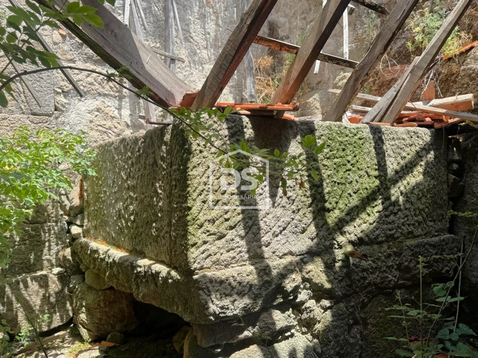 Moradia T0 para Venda em Vila Franca da Serra Foto 5