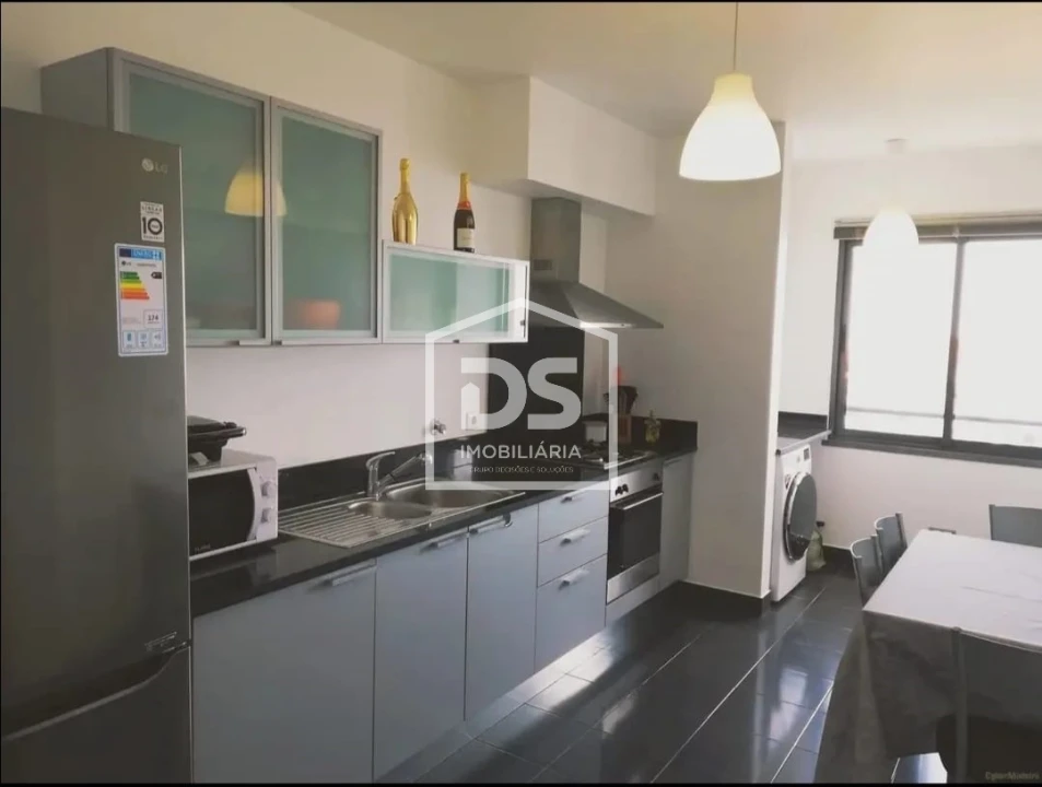 Apartamento T2 para Venda em Caniço Foto 2