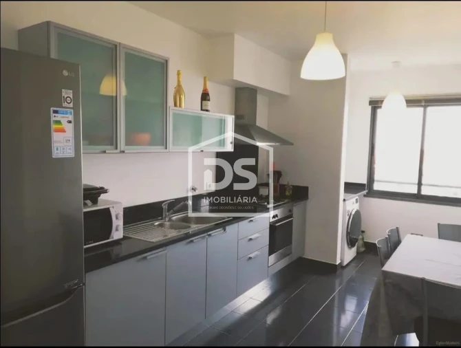 Apartamento T2 para Venda em Caniço Foto 2