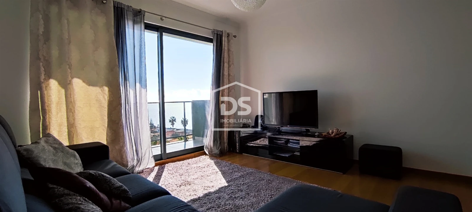 Apartamento T2 para Venda em Caniço Foto 9