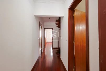 Apartamento T2 para Venda em Funchal (Se)
