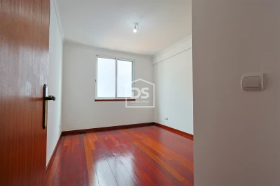 Apartamento T2 para Venda em Funchal (Se)