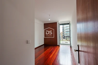 Apartamento T2 para Venda em Funchal (Se)