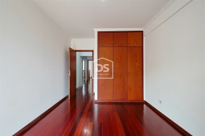 Apartamento T2 para Venda em Funchal (Se)