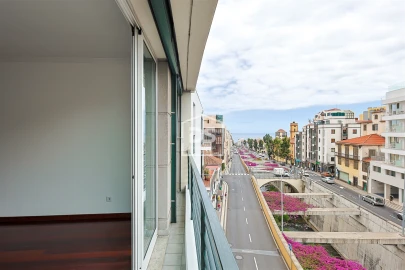 Apartamento T2 para Venda em Funchal (Se)