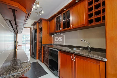 Apartamento T2 para Venda em Funchal (Se)
