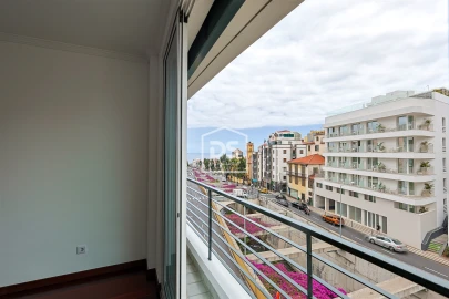 Apartamento T2 para Venda em Funchal (Se)
