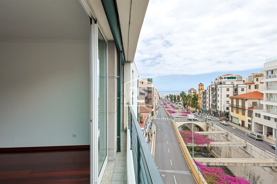 Apartamento T2 para Venda em Funchal (Se) Foto 1
