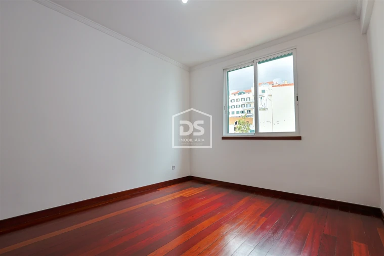 Apartamento T2 para Venda em Funchal (Se) Foto 32