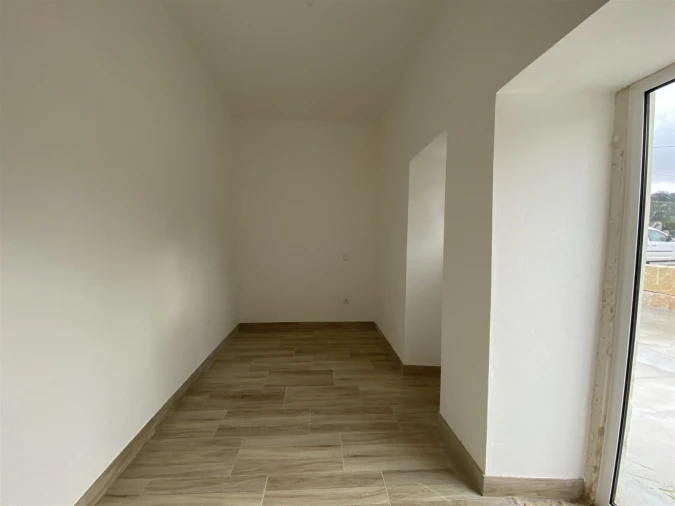 Moradia T2 para Venda em Alqueidão da Serra Foto 8