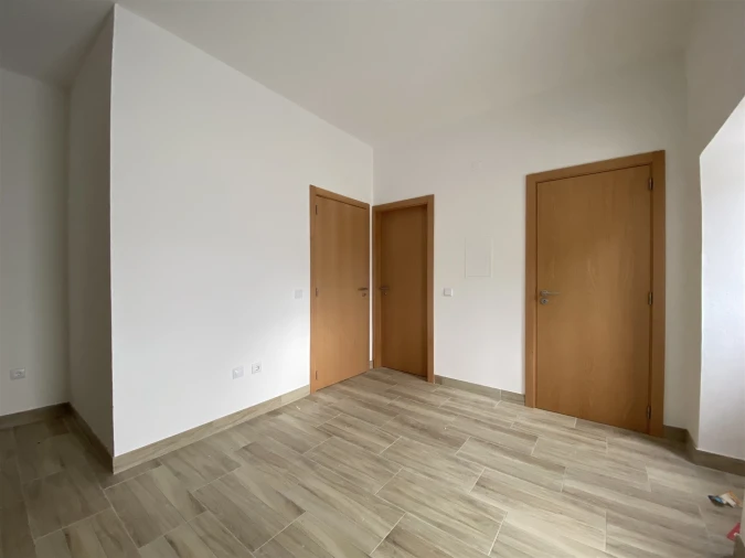 Moradia T2 para Venda em Alqueidão da Serra Foto 7