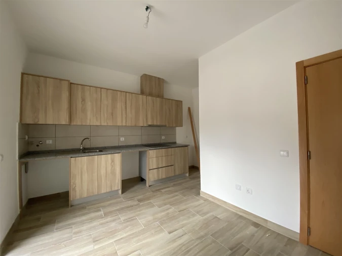 Moradia T2 para Venda em Alqueidão da Serra Foto 3