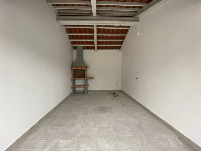 Moradia T2 para Venda em Alqueidão da Serra Foto 11