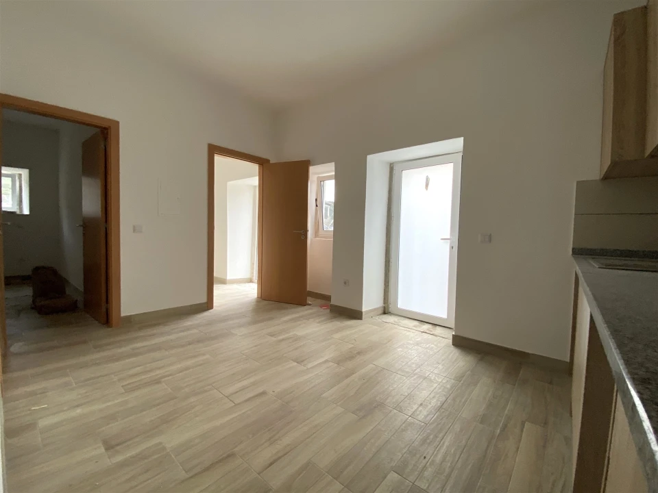 Moradia T2 para Venda em Alqueidão da Serra Foto 6