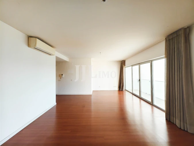 Apartamento T1 para Venda em Algés, Linda-A-Velha e Cruz Quebrada-Dafundo Foto 3