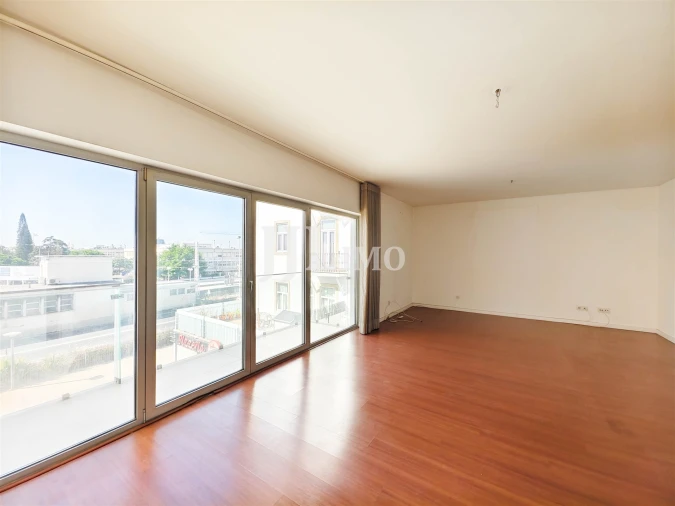 Apartamento T1 para Venda em Algés, Linda-A-Velha e Cruz Quebrada-Dafundo Foto 1