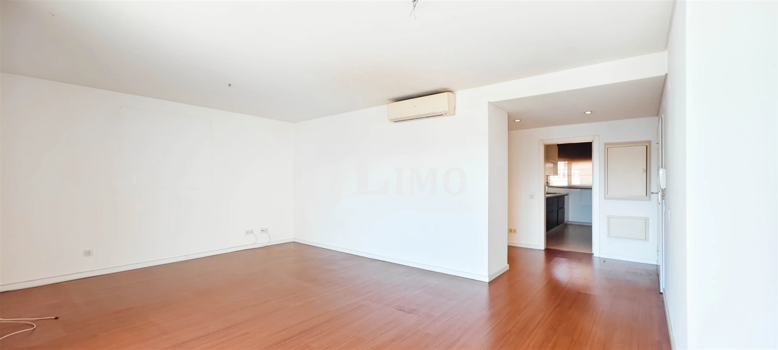 Apartamento T1 para Venda em Algés, Linda-A-Velha e Cruz Quebrada-Dafundo Foto 2