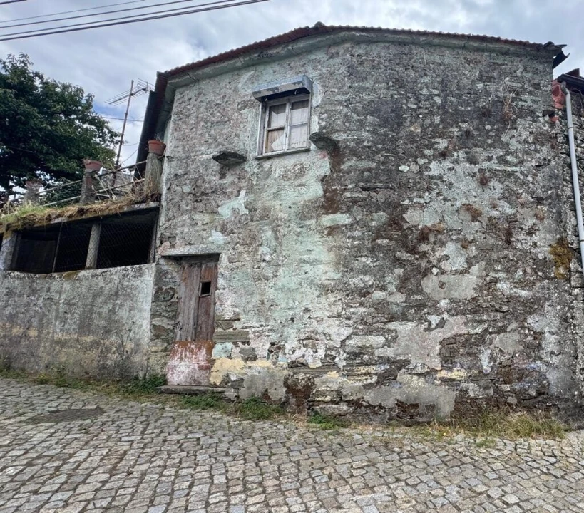 Moradia T3 para Venda em Moura Morta e Vinhós Foto 1