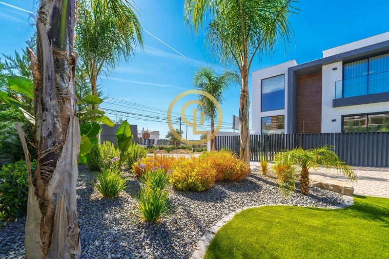 Moradia T4 para Venda em Boliqueime Foto 1