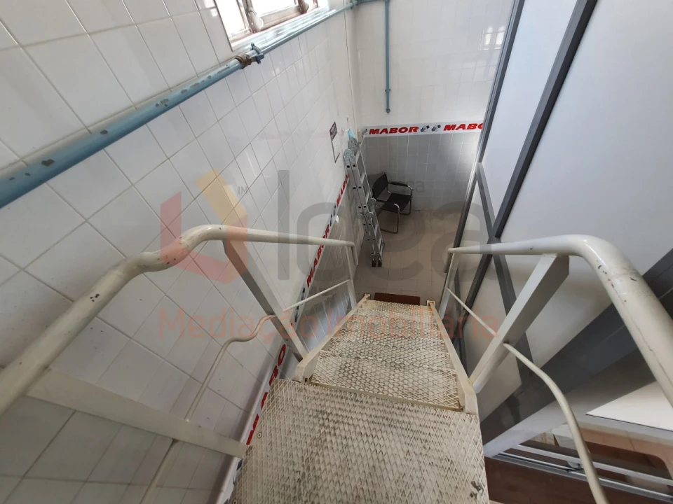 Loja para Arrendamento em Fernao Ferro Foto 7