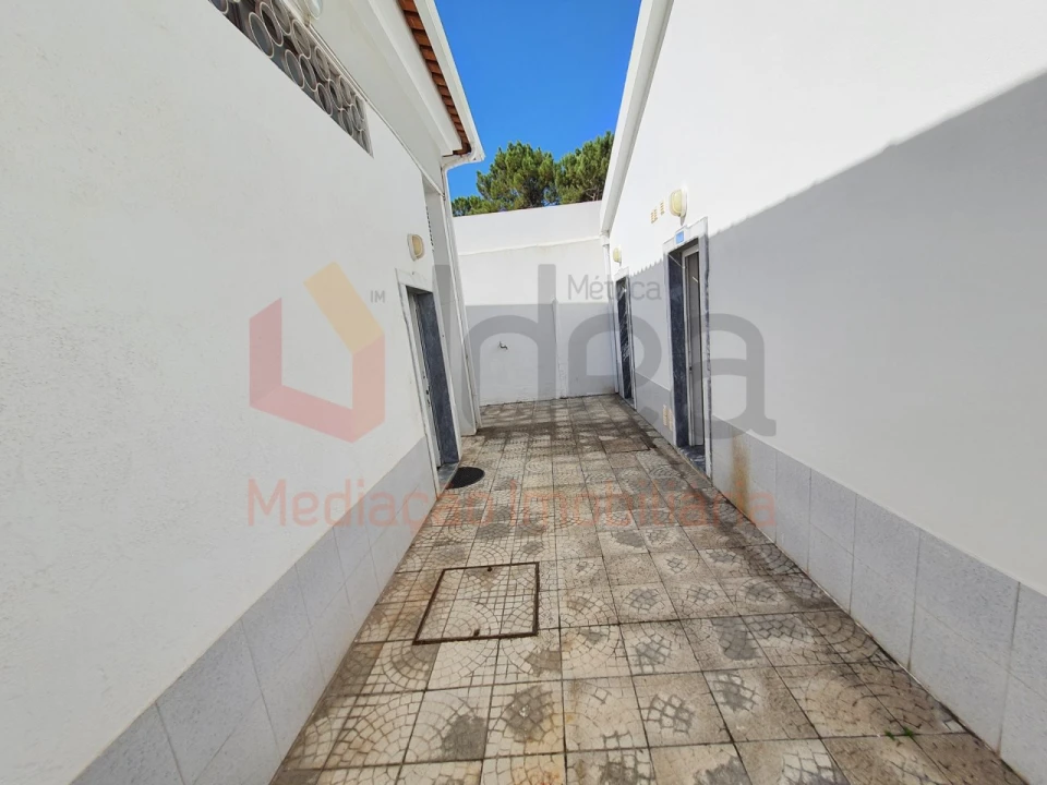 Loja para Arrendamento em Fernao Ferro Foto 15